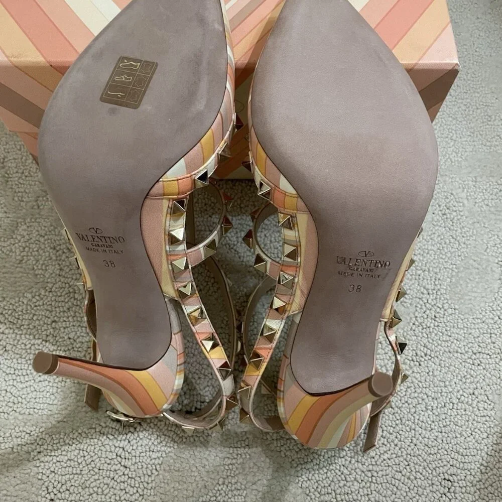 Valentino Garavani Rockstud Ankle Strap Pump - Picture 5 of 7